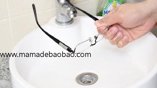3种方法来清洁眼镜(用温水和餐具洗涤剂)