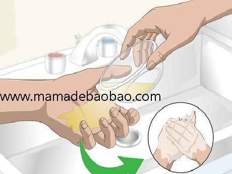 4种方法来去除手上的汽油味（用白醋洗手）
