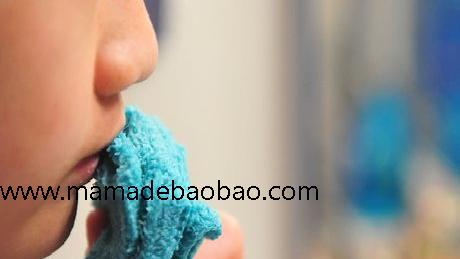 5种方法来避免嘴唇干裂（基本护理）