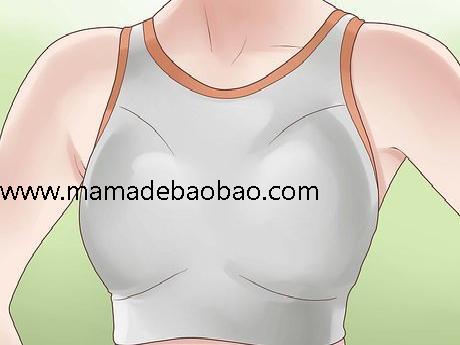 年轻的母亲用3种方法来让胸部变得紧实（防止胸部下垂）