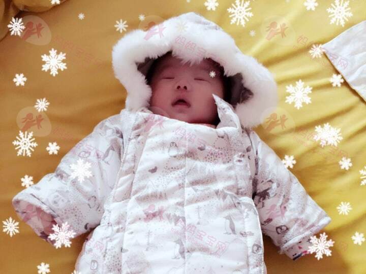 冬天到底应该给宝宝穿多少衣服？冬天宝宝睡觉应该穿多少衣服？