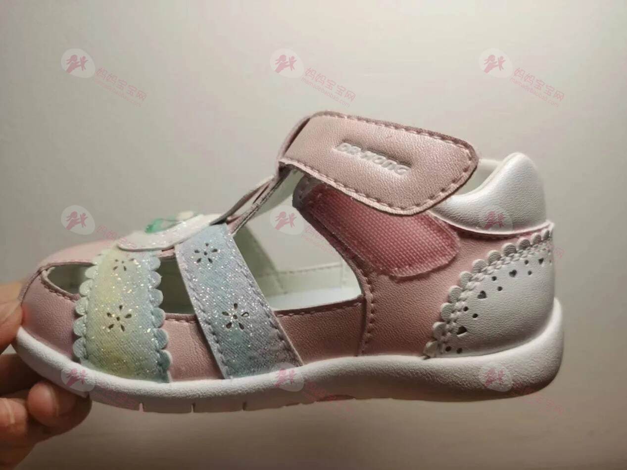 如何给宝宝挑选一双舒适耐穿的凉鞋？20款美国畅销好评的儿童凉鞋推荐