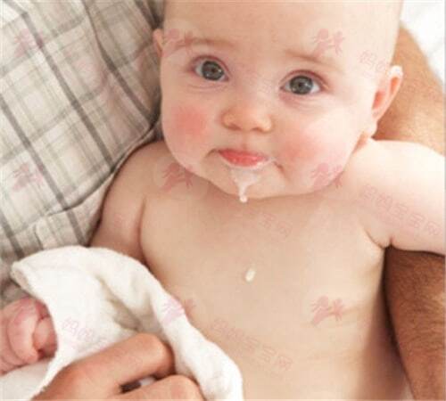 宝宝吐奶厉害的原因是什么