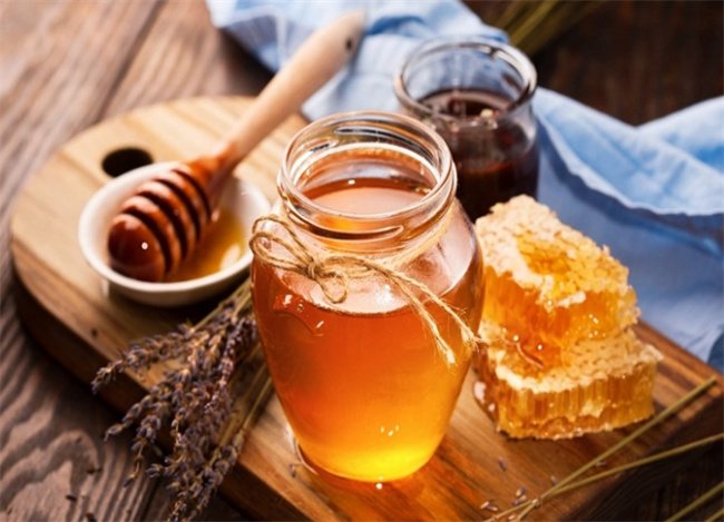 孕期甜蜜滋养：蜂蜜的神奇功效与正确喝法
