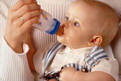 解密婴儿液态奶：方便、营养、安全的选择