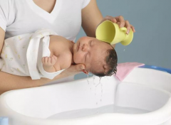 宝宝早期教育指南：培养聪明健康的宝宝