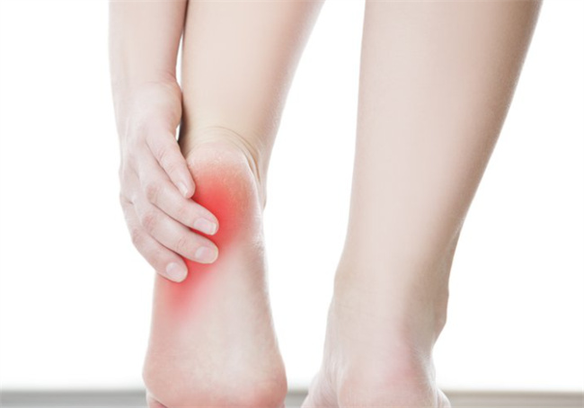 解读脚后跟疼痛：原因、预防与处理