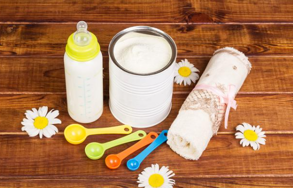 教你如何正确冲泡奶粉，为宝宝提供健康营养