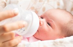 新生婴儿吃什么奶粉好？如何正确选择