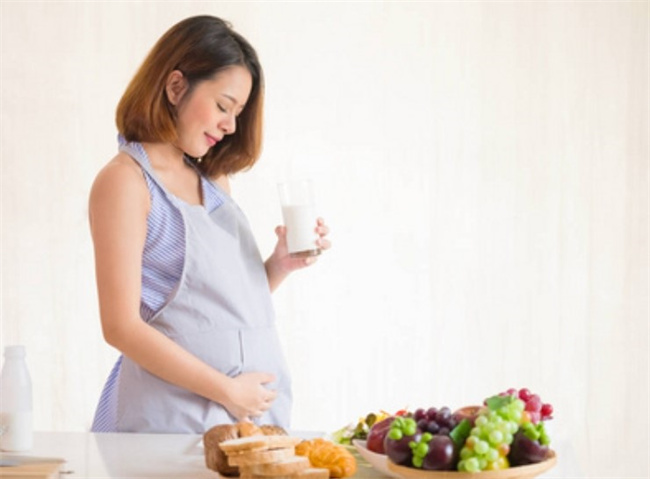 孕早期食谱：营养丰富的选择与需避免的食物
