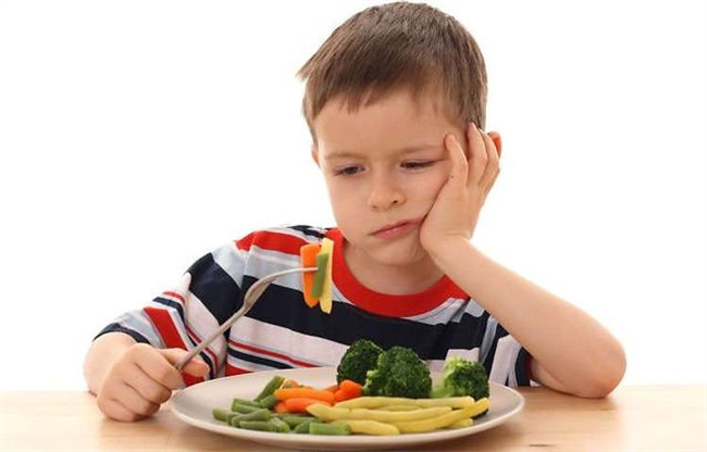 小儿厌食症：治疗方法及注意事项