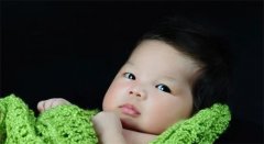 宝宝的排便问题：专家解析与解决方案