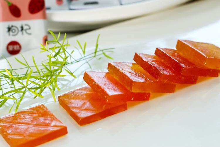 孕期健康饮食:探讨孕妇可否食用枸杞果糕