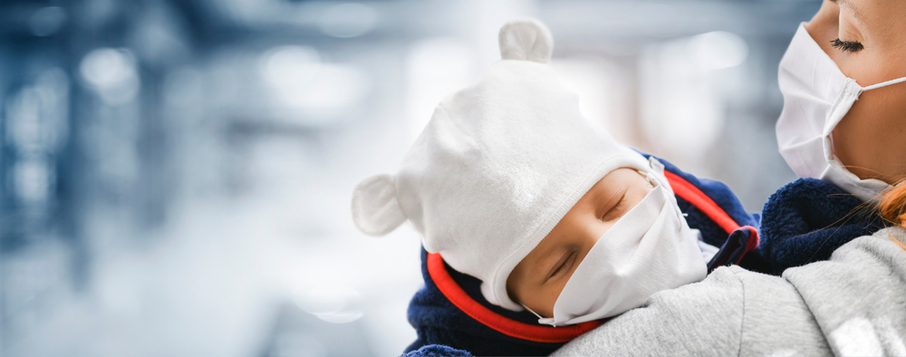 婴儿口罩和父母需要了解的知识,以保护他们的孩子在流行季节安全