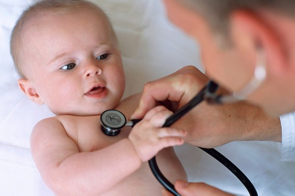 喘息婴儿: 识别异常体征和治疗方法