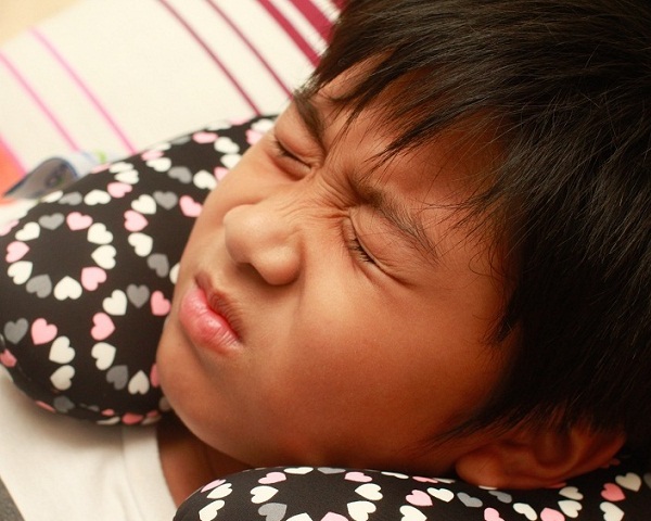 儿童夜间鼻塞,原因和治疗方法