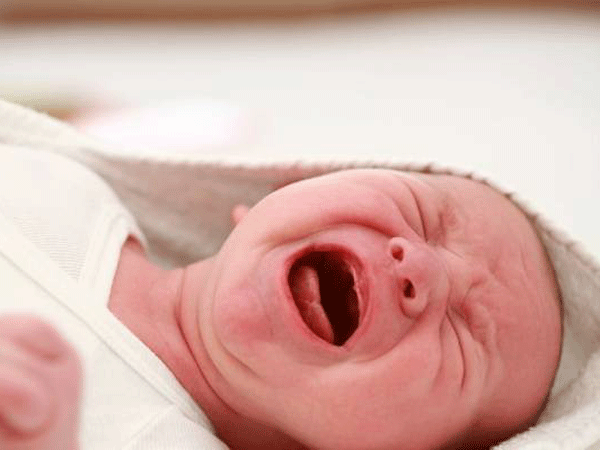 如何为婴儿燃烧简单的婴儿安全睡眠