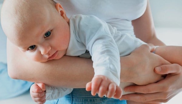 几个月的婴儿会僵硬吗?宝宝长时间僵硬怎么办?