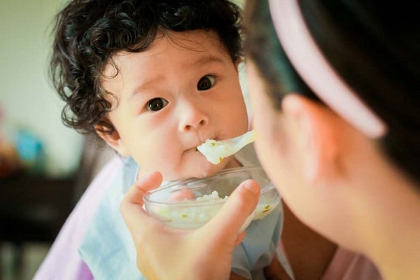 几个月给孩子吃零食是最理想的吗?