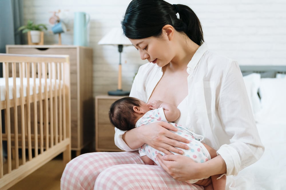 剖腹产后母乳喂养: 妈妈需要注意什么?
