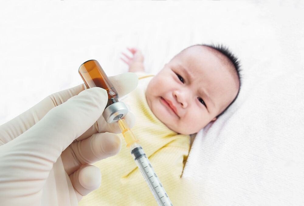 有效疫苗接种后减轻婴儿疼痛和发烧的10种方法