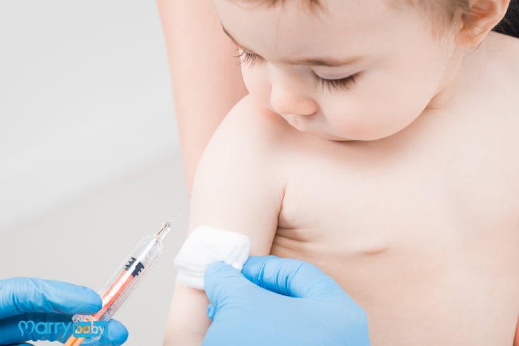 儿童疫苗接种部位应贴上退烧片吗?