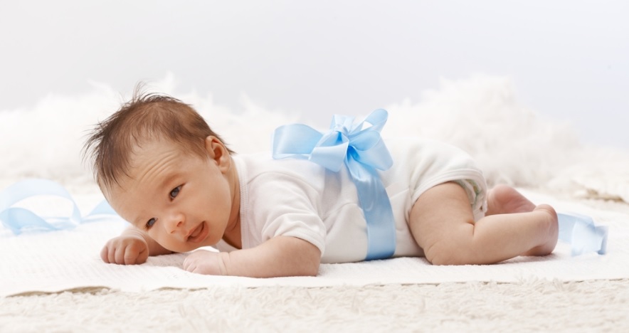 6周大的婴儿: 发育和全面的婴儿护理
