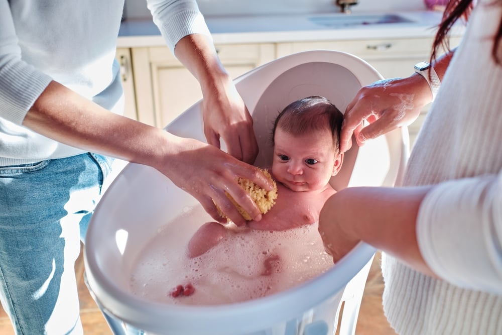婴儿快速脱毛的沐浴在家里安全吗?