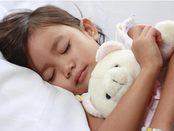 2岁儿童入睡或惊吓: 小心缺钙