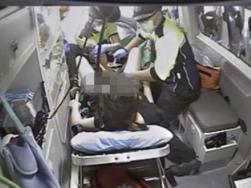 女婴救护车上抢出头，接生消防员：再次感受到老婆当初生孩子的辛苦！