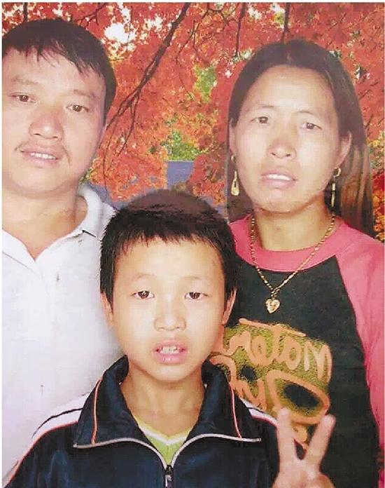 ＂把儿子找回来＂天津爆炸牺牲消防员的母亲借试管婴儿