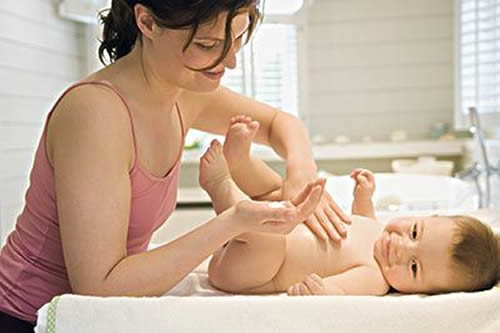 婴儿腹泻应谨防宝宝脱水,宝宝腹泻该如何止泻？