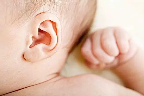 12%中国人携带遗传性耳聋基因，如何观察宝宝的听力？