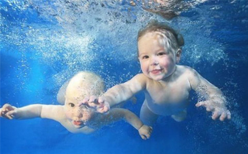 婴儿游泳好处多，哪些婴儿不适合游泳