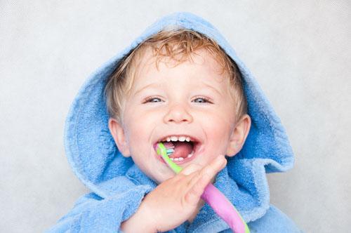 为什么小孩子要用儿童牙膏？儿童牙膏怎么选
