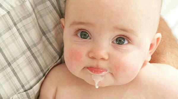 宝宝奶粉过敏有什么症状 孩子奶粉过敏有这些表现妈妈要知道