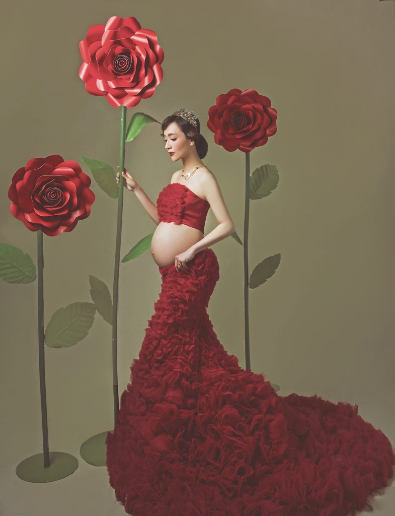 南京云摄影孕妇摄影-美女加玫瑰孕妇艺术写真