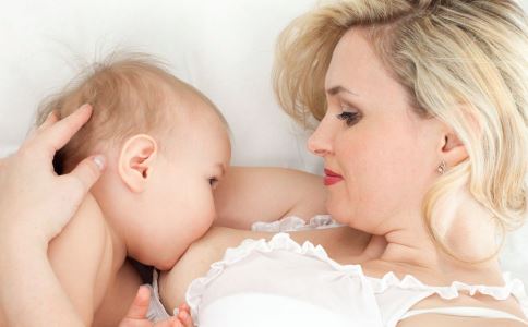 哺乳期吃点核桃有好处 促进乳汁分泌提升免疫力