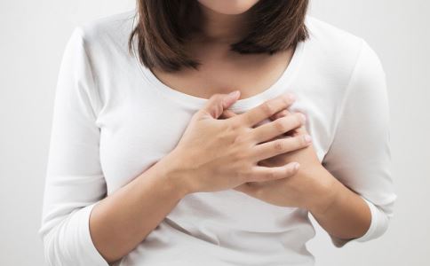 女性乳房有硬块别担心 三种情况属正常现象