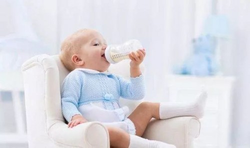 宝宝腹泻、挑食、睡不好，很可能是因为奶粉不适合宝宝体质！