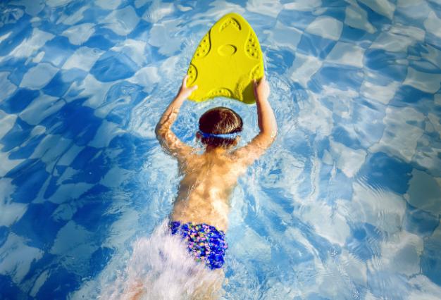 孩子学游泳会得中耳炎吗