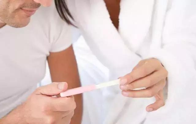 验孕棒怎么用？验孕棒多久才能测出来及如何使用图解