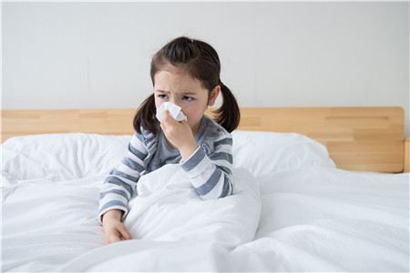 孩子过敏性鼻炎怎么办 过敏性鼻炎发生的原因