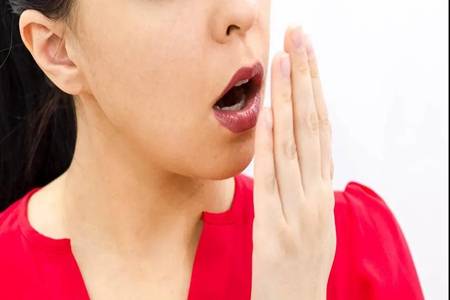 口臭的原因和治疗方法,解决口气重最实用的方法