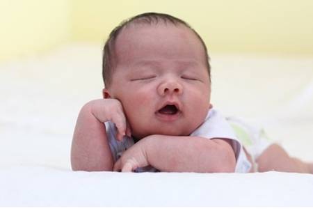 黄疸高对婴儿有什么影响 新生婴儿预防黄疸的方法