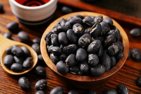 黑豆的抗老功效与作用,四类禁忌人群不适合吃