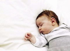 【宝宝睡觉打鼾】宝宝睡觉打鼾怎么回事_宝宝睡觉打鼾怎么办