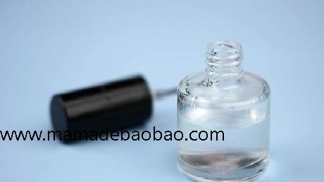 3种方法来自制透明指甲油（胶水和水）